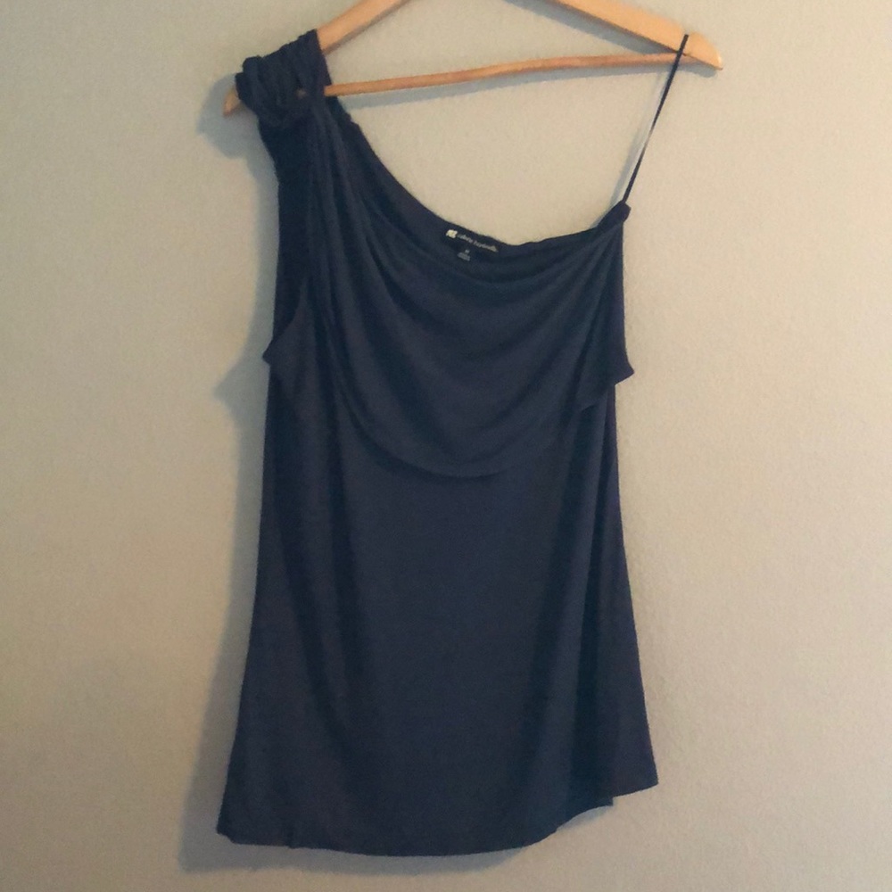 Asymmetrical One shoulder size medium top